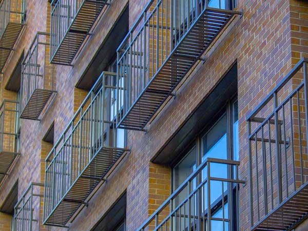 渦陽(yáng)縣伊頓莊園住宅小區(qū)鋅鋼欄桿等安裝工程